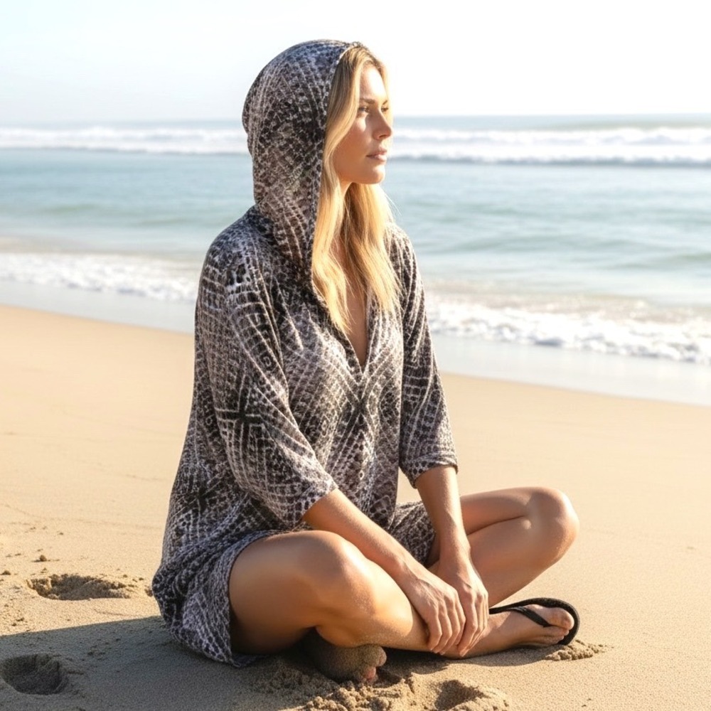 Porto Cruz Swimsuit Cover‎ Up Small Black White Diamond Print Hooded Beach Shirt